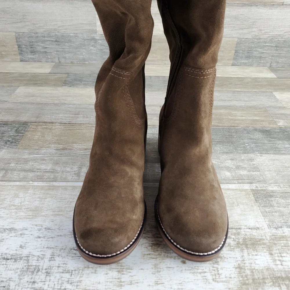 Lucky Brand Hybiscus Womens Knee High Riding Boots Sz 7.5 M Desert Palm Slip On